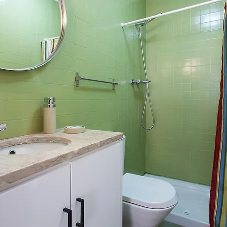 Downtown River Views | Rentexperience Apartman