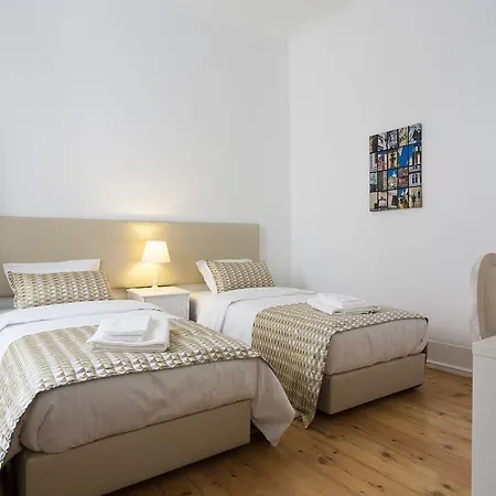 Downtown River Views | Rentexperience Lisboa
