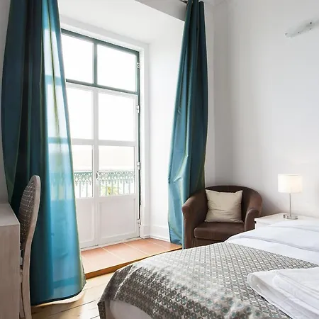 Downtown River Views | Rentexperience Apartman